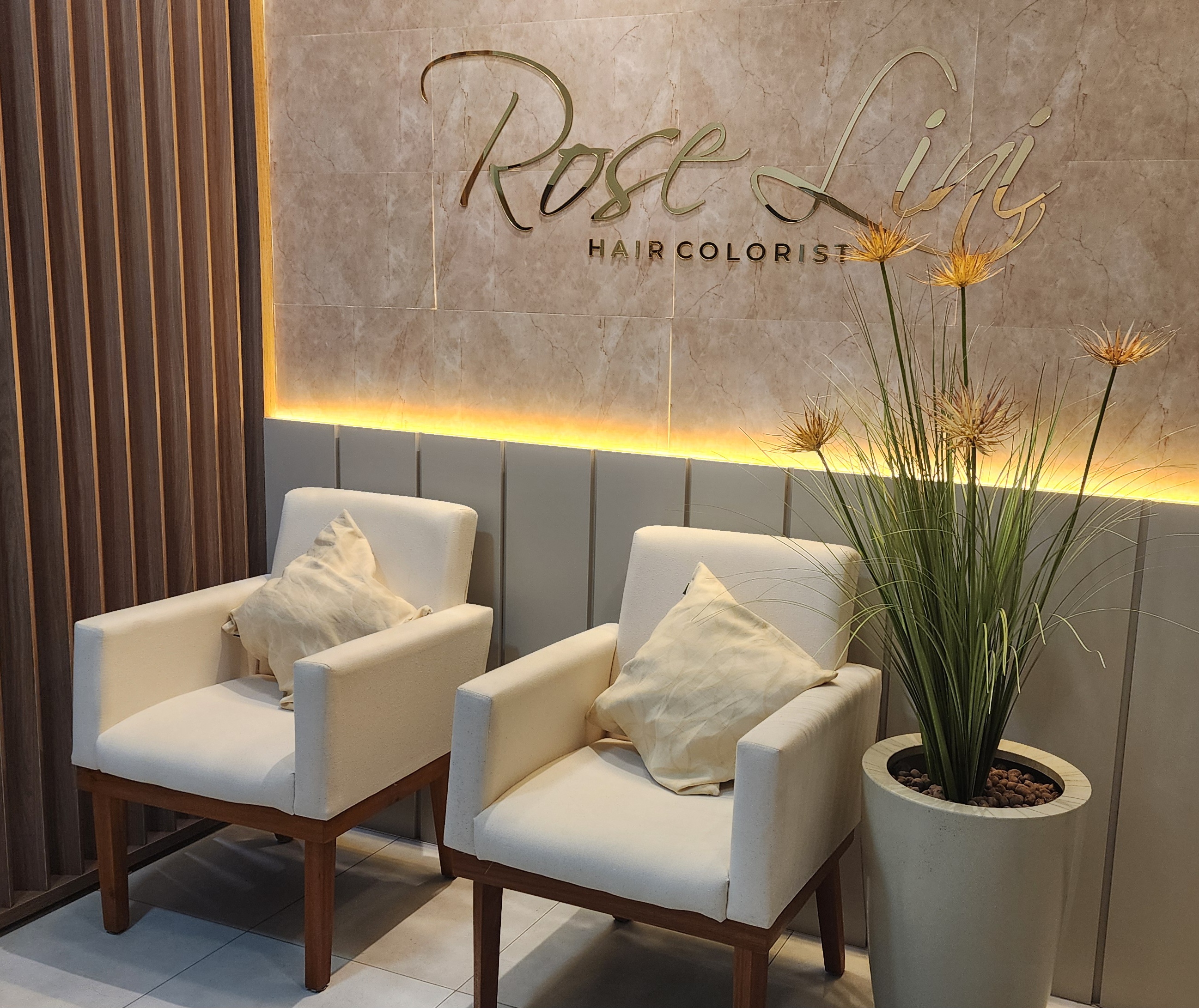Rose Lini Hair Colorist